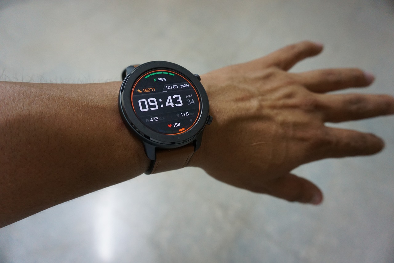 Smart Watch: Teman Setia di Pergelangan Tanganmu